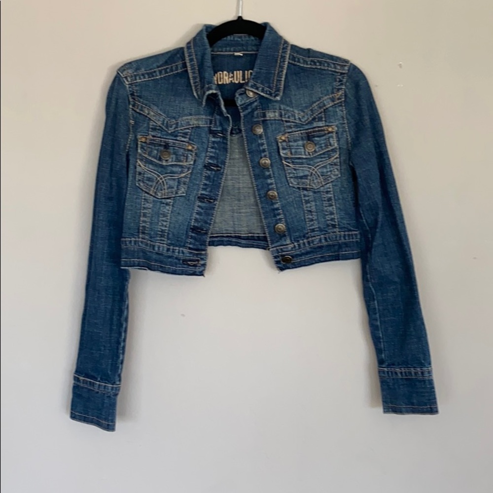 Stretchy cropped denim jacket